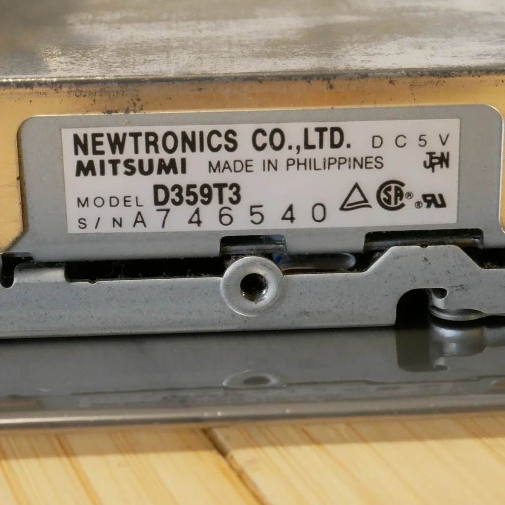 Mitsumi Newtronics D359T3  3.5 inch 1.44MB Internal Floppy Drive - Tested 51‎